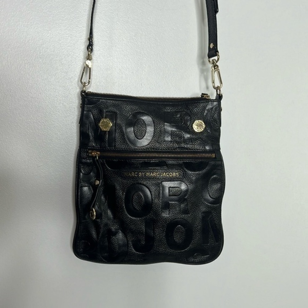Marc by Marc Jacobs black leather logo crossbody bag 10” x 11”